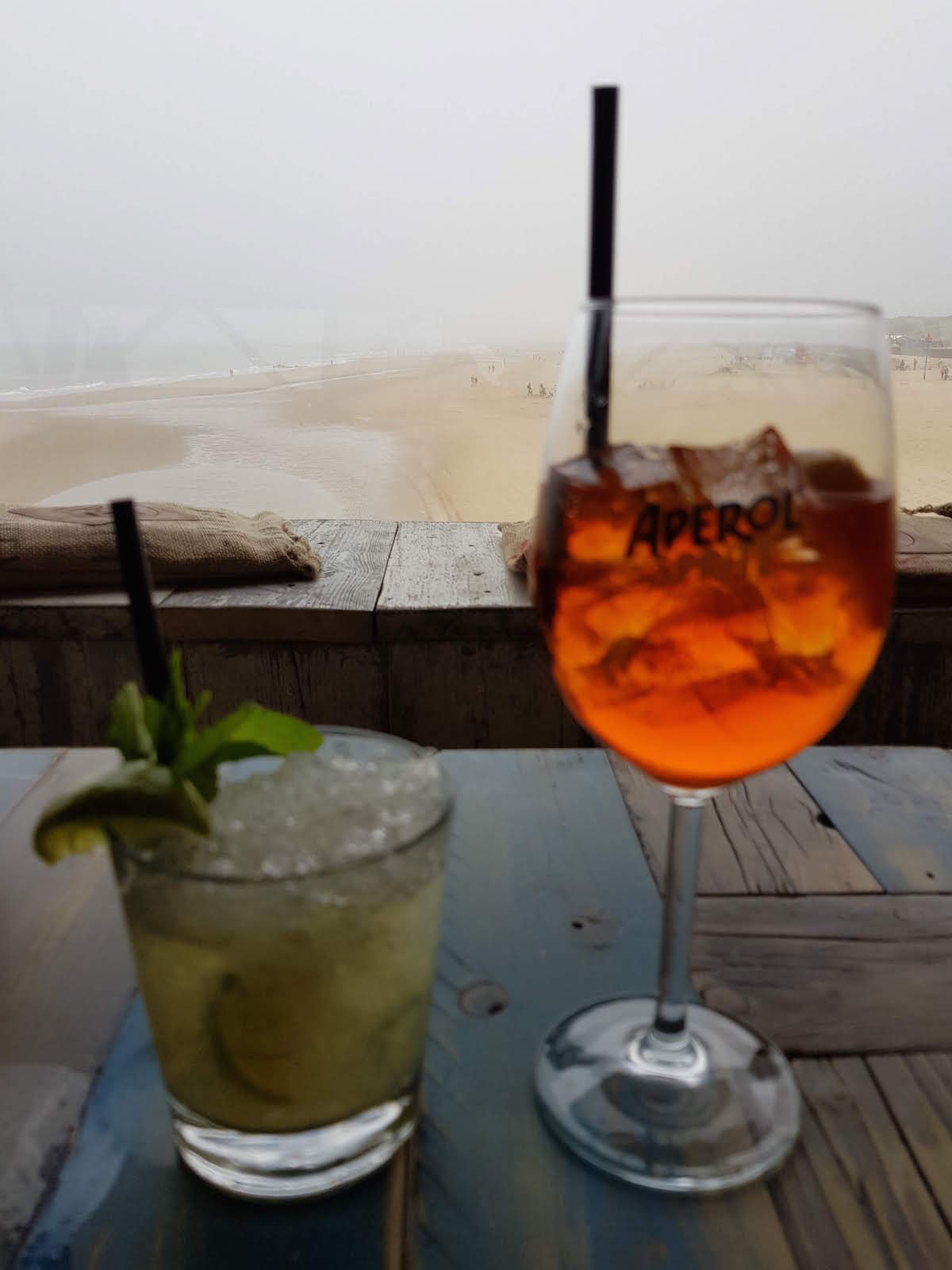 Leckere Cocktails auf dem Strandpier in Scheveningen
