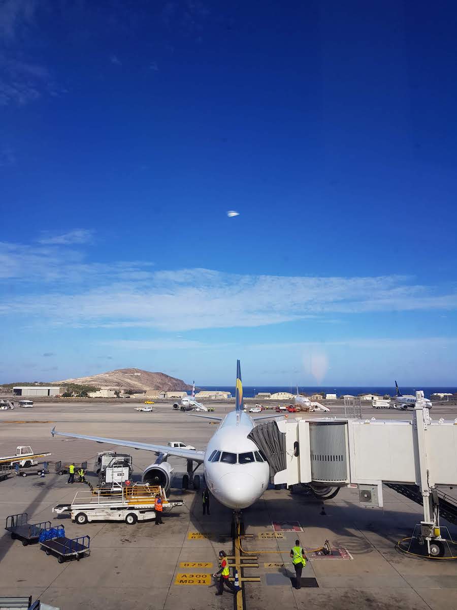 Die Aussichtsterrasse am Flughafen von Las Palmas bietet tolle Fotomotive für Planespotter